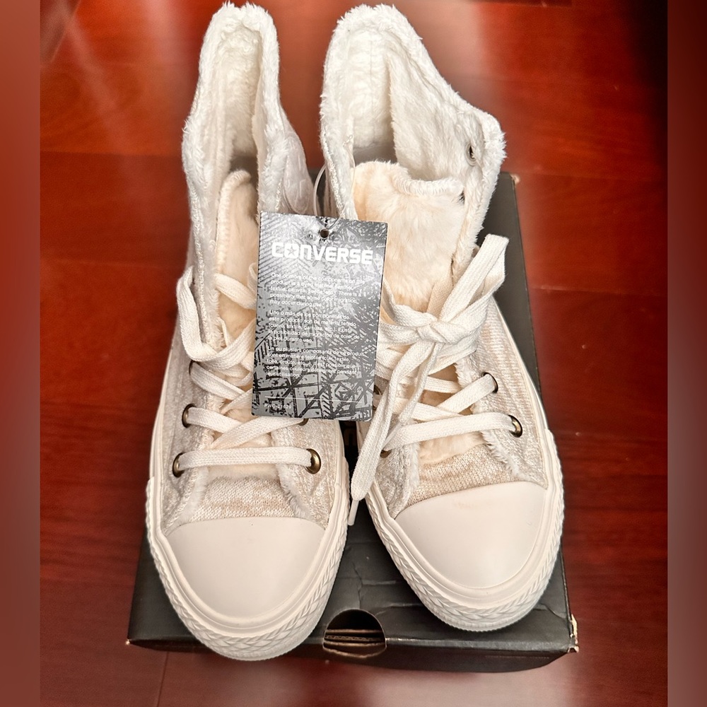 NWT- Converse sneakers WINTER KNIT+FUR HI VAPOROUS GREY/WHITE/EGRET, Size 6